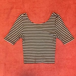 Forever 21 Size S - Black & White Striped Short Sleeve Crop Top